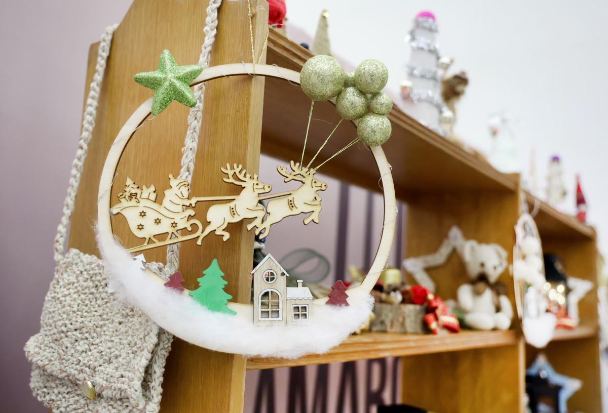 Szeged, Szeged-Csanádi Egyházmegyei Karitász, Karitász, jótékonyság, karácsonyi vásár, kézműves vásár, Nagyáruház