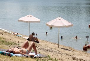 Szeged, Sárga, szabadstrand, strand, nyár, meleg, hőség, kánikula, fürdőzés, napozás, Tisza, Tisza part